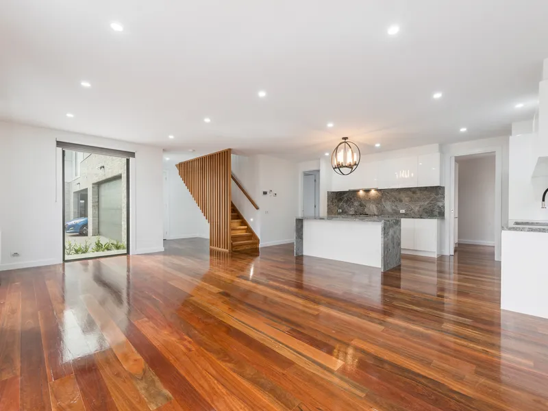 Brand New Contemporary Home in the Heart of Kew