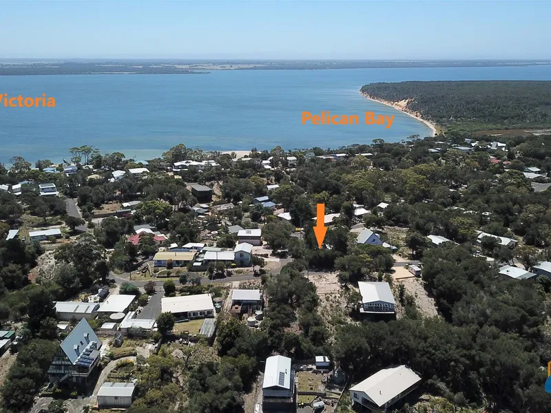 CORNER BLOCK BUILD UP AND TAKE IN THE VIEWS OF LAKE REEVE