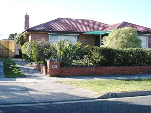 CLEAN AND FRESH 3 BEDROOM!