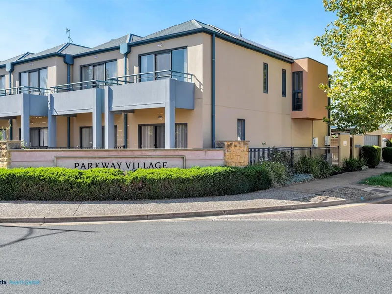 Glamorous on Greentree