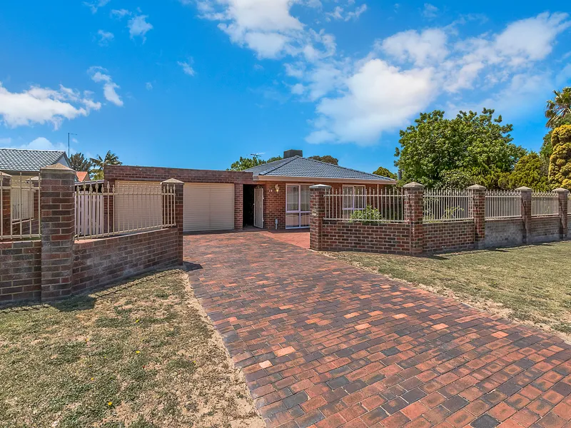 SUMMER IS HERE – LARGE 3x1 WITH A POOL      