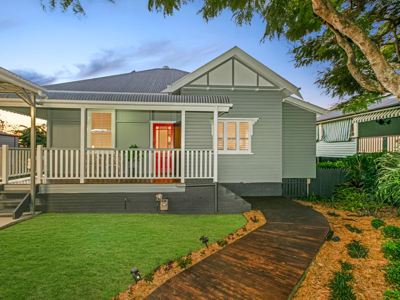 Modern Queensland Living on 597sqm