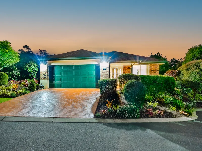 Gorgeous Renovated Home in Sought After Golf Course Location!