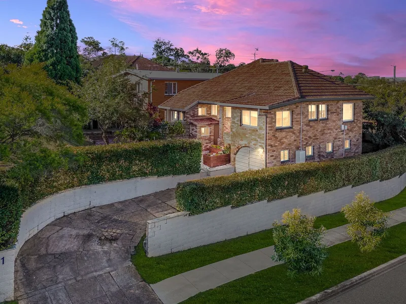 Fantastic Elevated High-Set Home with Dual Living Potential