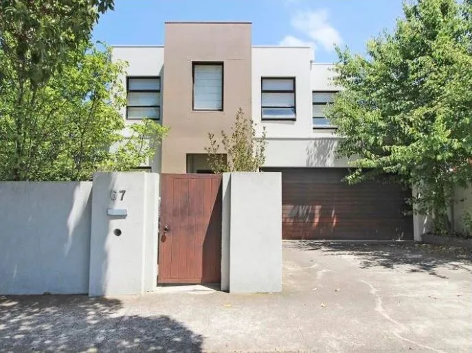 Elegant townhouse at a sought after location