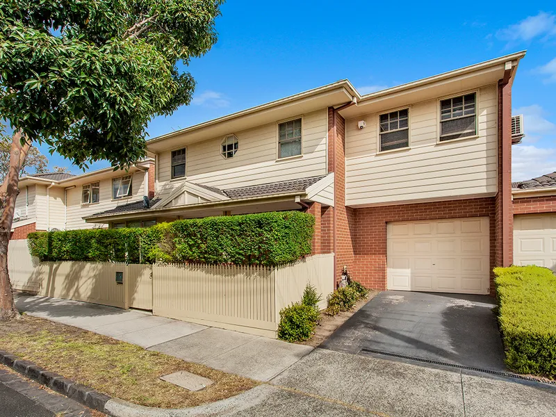 Two Bedroom Townhouse With Lots of Space! | HODGES CAULFIELD