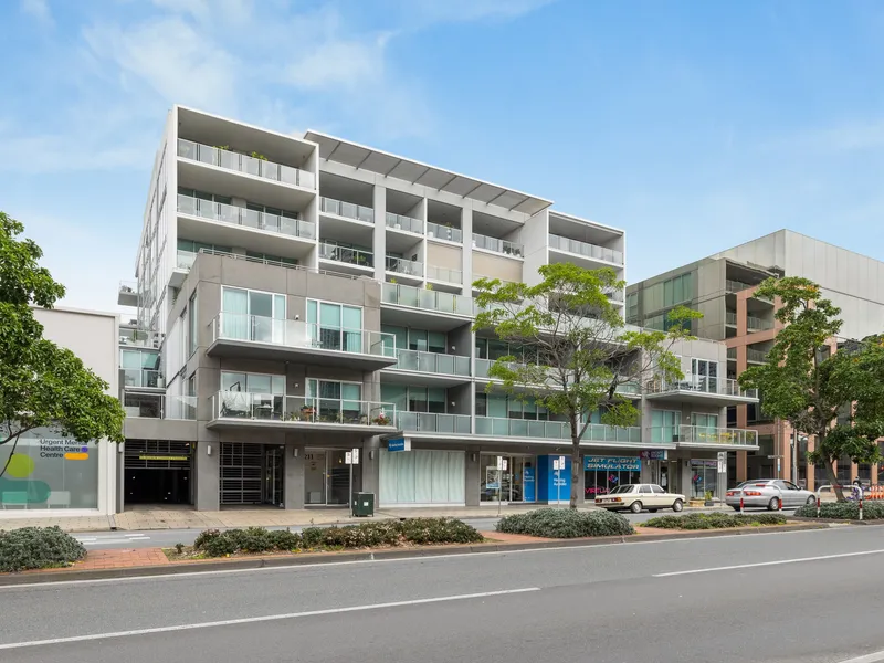 EXCITING APARTMENT LIVING IN A PRIZED CBD EAST END LOCATION