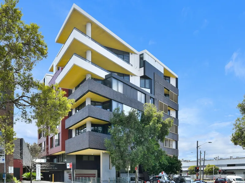 Two Bedroom Masterpiece Located In A Central Alexandria Location.