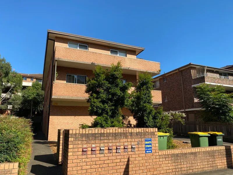 Recently RENOVATED 2 bedroom Unit!