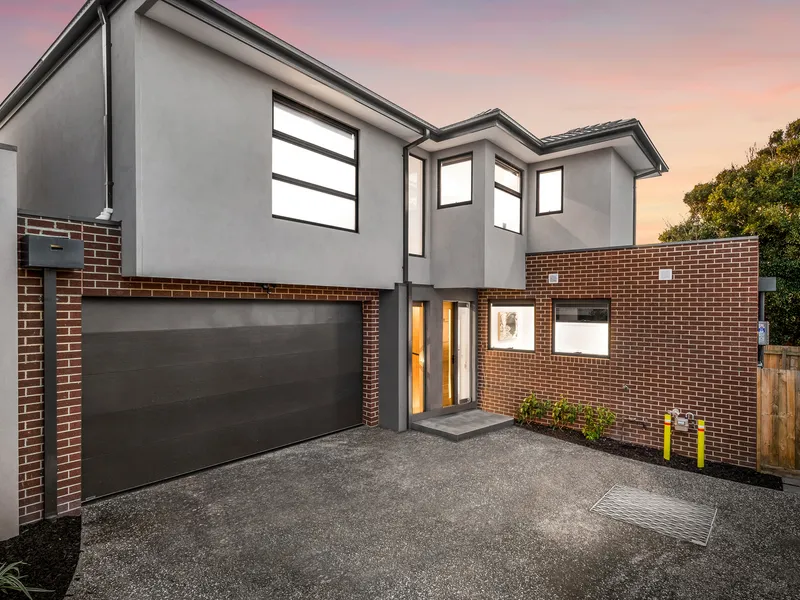 Spacious Coastal Townhouse