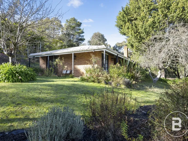STUNNING COUNTRY RETREAT IN THE HEART OF HEPBURN SPRINGS.
