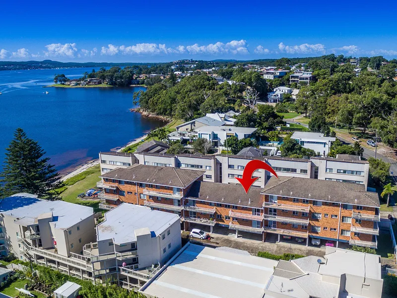 WATERFRONT RESERVE APARTMENT WITH FANTASTIC VIEWS