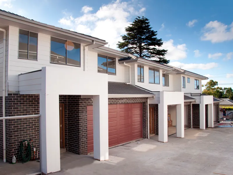 SPACIOUS TOWNHOUSE