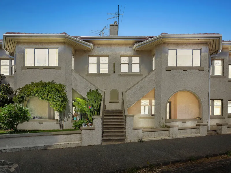 St. Hilary's': Deco Dreams with Water Views
