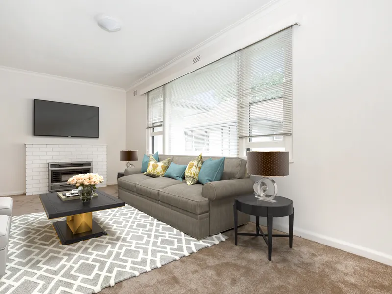 SUPERB ONE BEDROOM - IN IDEAL LOCATION!