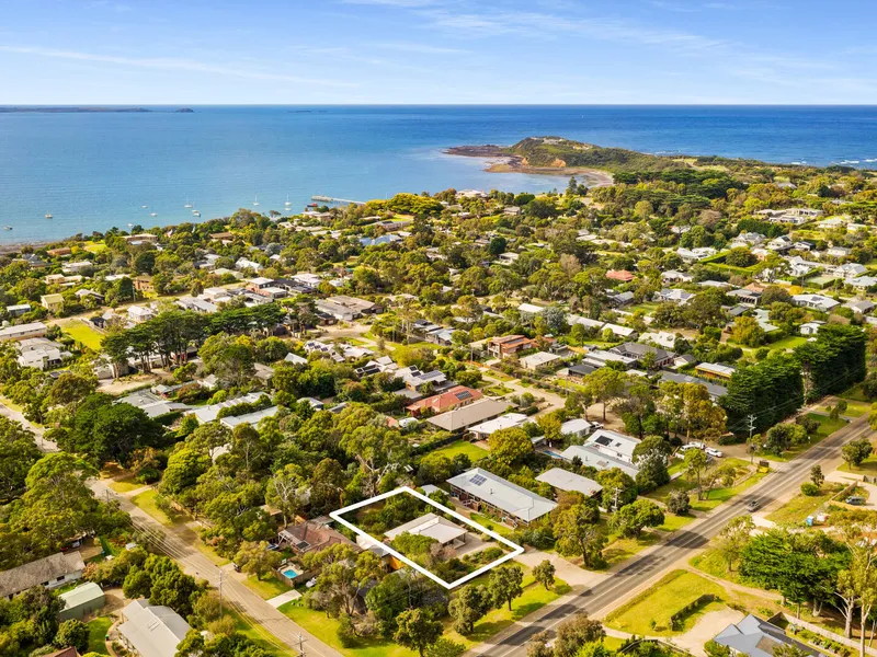 Auction Sunday 18th April at 1pm