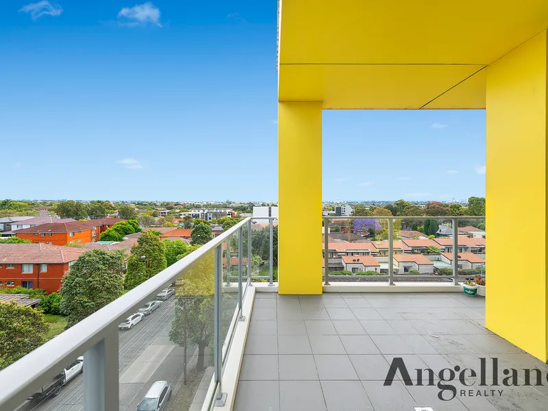 Luxurious NORTH Facing City View Top Floor Three Bedroom Apartment