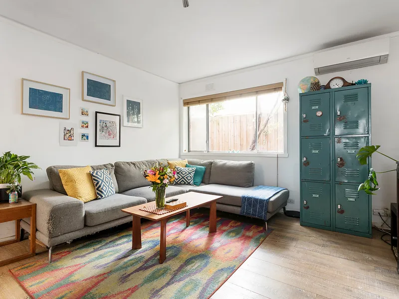 Light and Style with a Lush Leafy Outlook