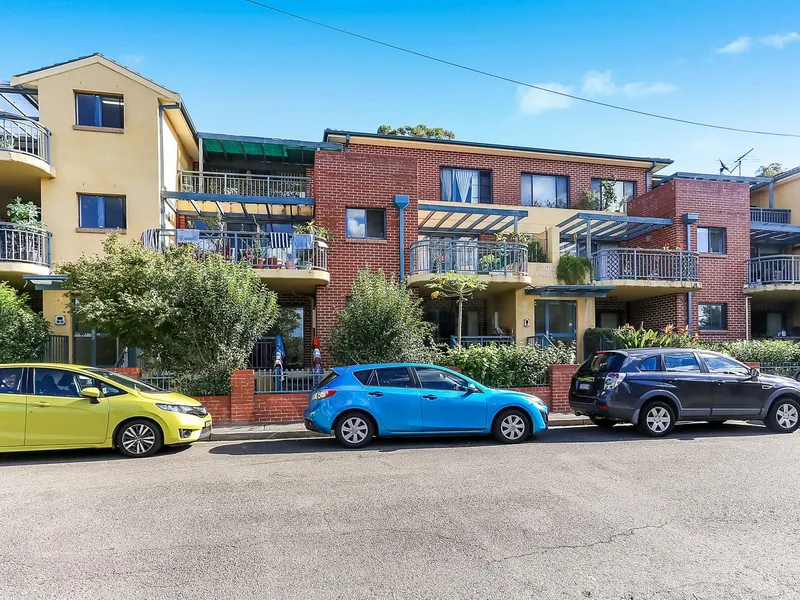 Light-filled apartment in a tranquil position 
