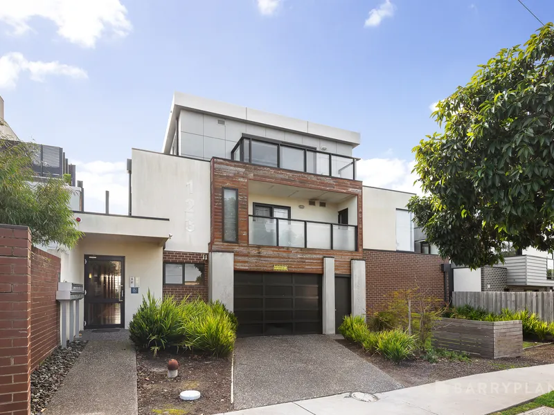 Secure & Spacious Coastal-Chic Haven