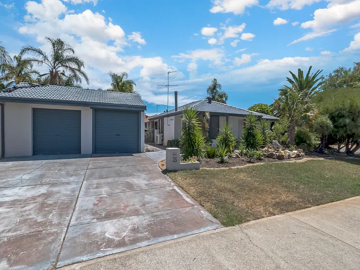 SPACIOUS 4x2 WITH FANTASTIC OUTDOOR AREA & POOL - GREAT FOR ENTERTAINING ALL YEAR ROUND!