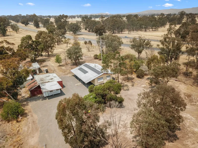 3 Bedroom~1ha~Shedding~Renovated