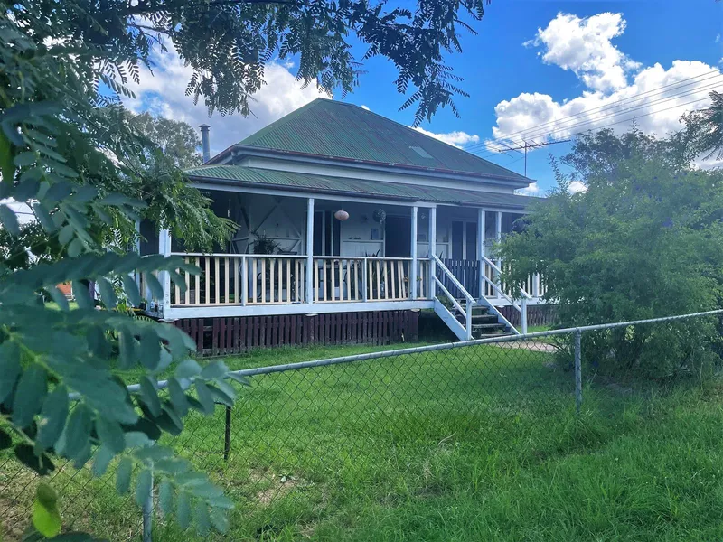 The Original Queenslander on 1,014sqm Corner Allotment Just 1 Block from CBD Nanango