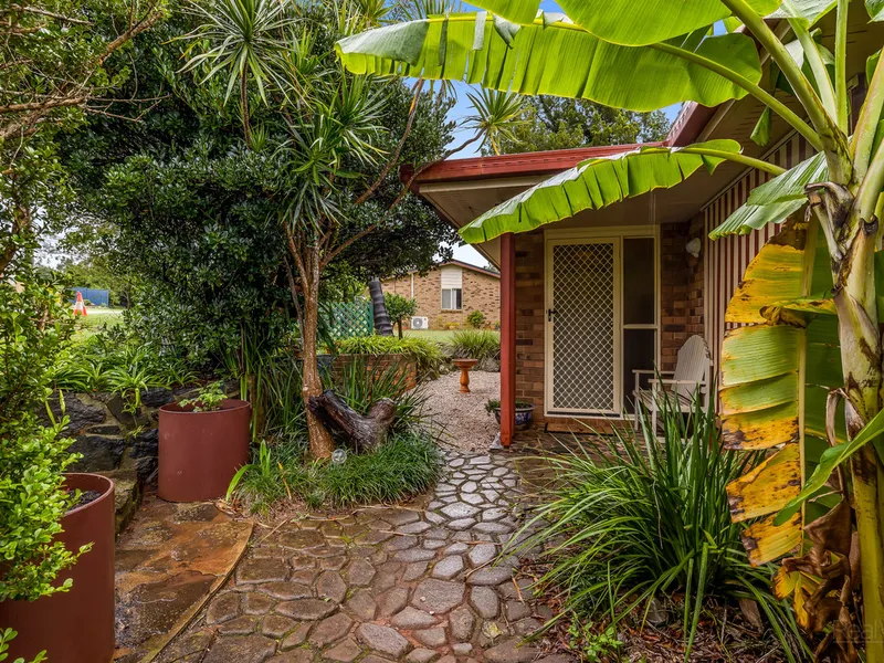 PERFECT HOME FOR AVID ENTERTAINERS & FAMILIES