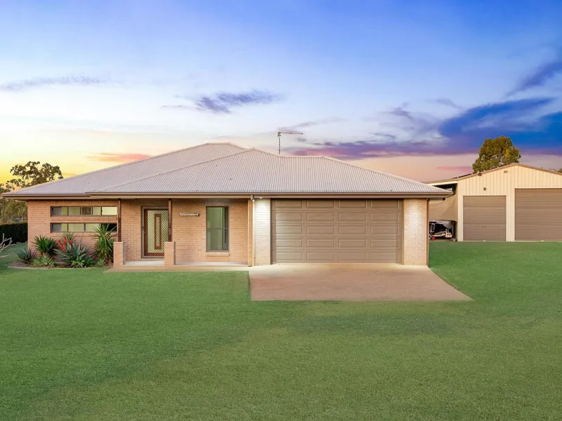 Spacious Gracemere home on a 1.25 acre block