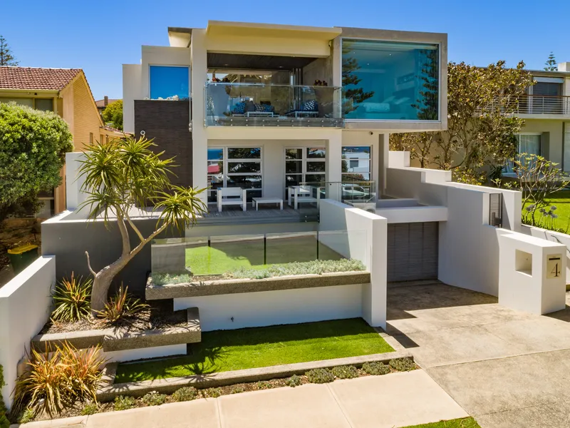 SPECTACULAR BEACHSIDE RESIDENCE