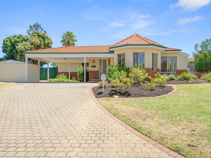 PARKSIDE FAMILY LIVING!