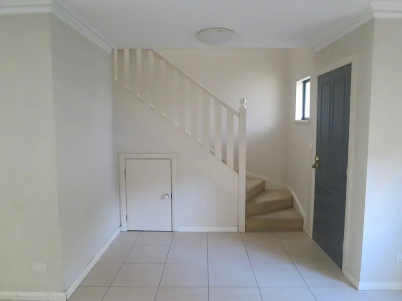 2 Bedrooms Townhouse -