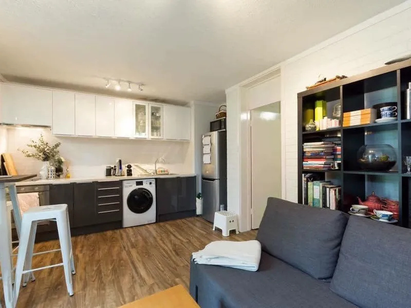 Fully Furnished & Walking Distance to UWA