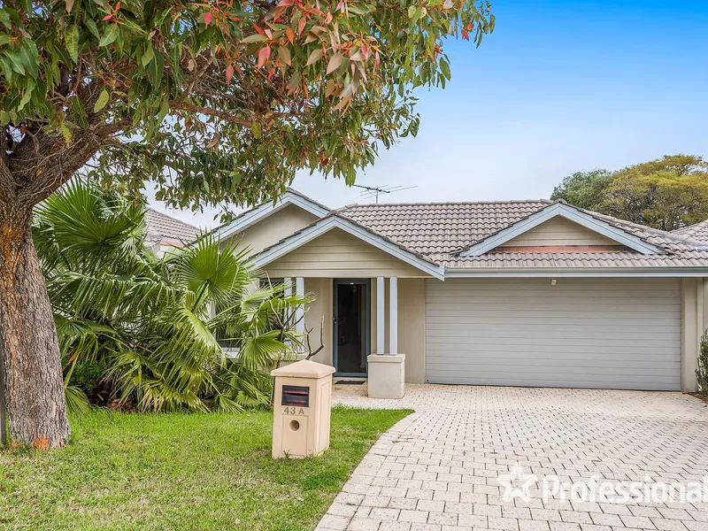 Stylish and Low-Maintenance 3-Bedroom Villa in Prime Location!