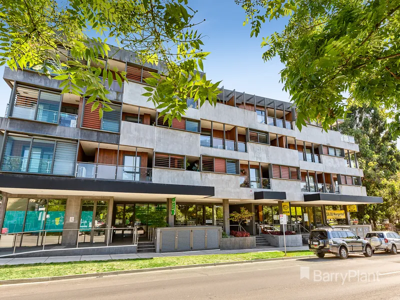Central parkside luxury.