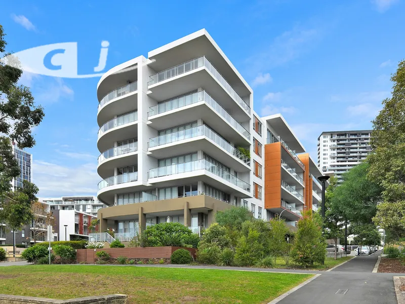 STUNNING 'WATERFRONT' 1 BED + STUDY WITH FABULOUS WATER VIEWS!