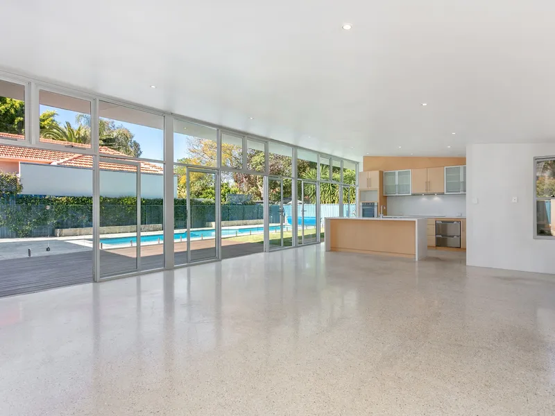 Gorgeous Shenton Park Family Home!