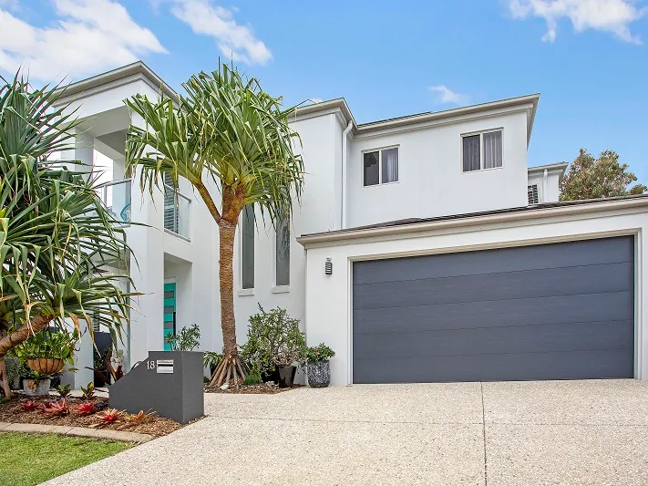 Supreme Coastal living at its best! 