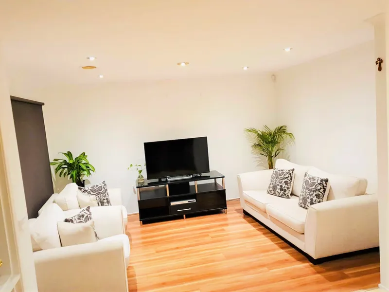 SPACIOUS FOUR BEDROOM PLUS STUDY FAMILY HOME WITHIN WALKING DISTANCE TO CRANBOURNE RAILWAY STATION