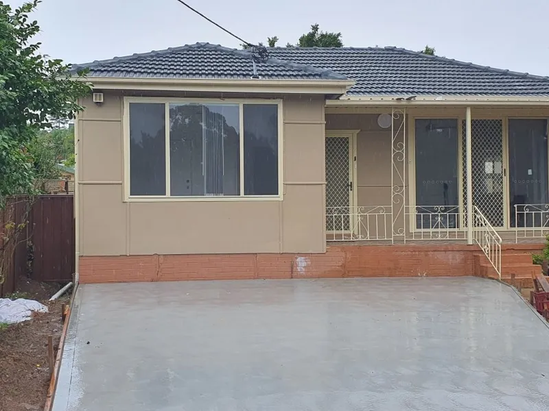Minutes to Blacktown Station & Shopping centre