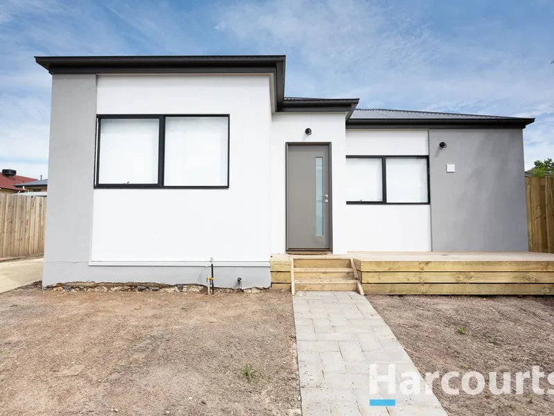 Near New 2 Bedroom Unit