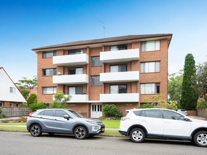 Top Floor 2 Br Apartment