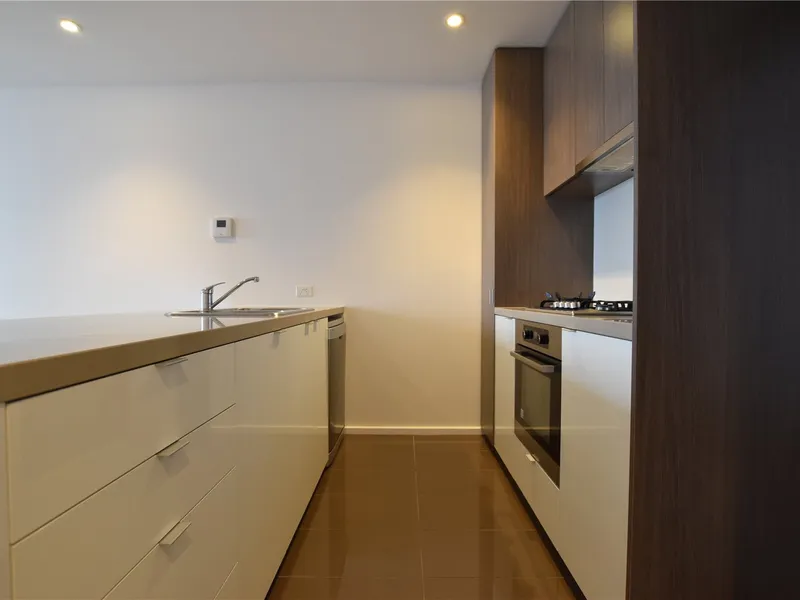 Stunning 2 bedroom apartment with lots of storage