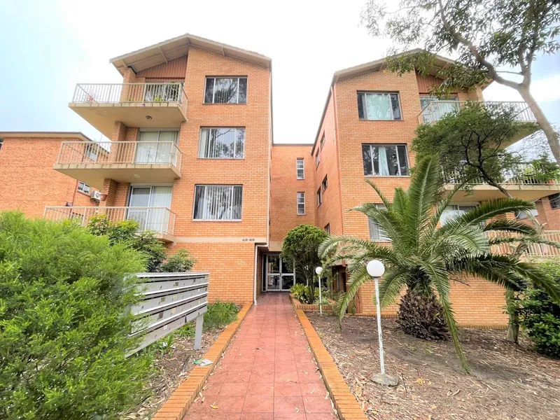 TWO BEDROOM UNIT IN A GREAT LOCATION!