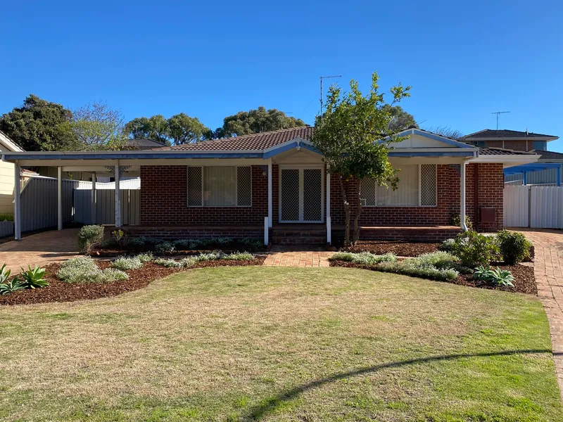 4 x 2 Family Home in Silver Sands – CONTACT JUDY 9534 0027