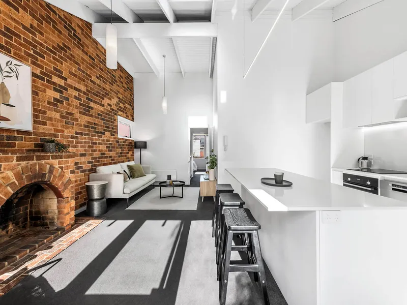Superbly renovated, ready to enjoy!