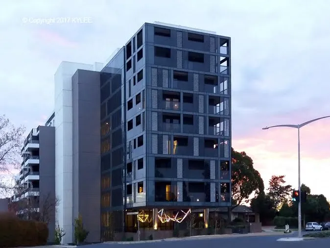 Stunning North-Facing Apartment with Expansive Courtyard