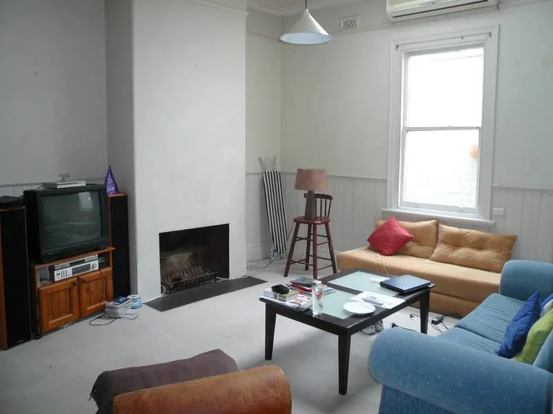 BEAUTIFULLY PRESENTED 2 BEDROOM DOUBLE FRONTED VICTORIAN