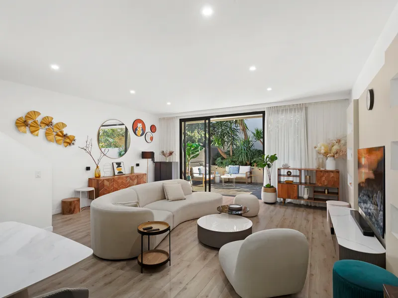 Contemporary Seaside Terrace Living at its Absolute Finest