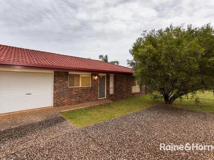 Spacious, low maintenance unit in a great location!